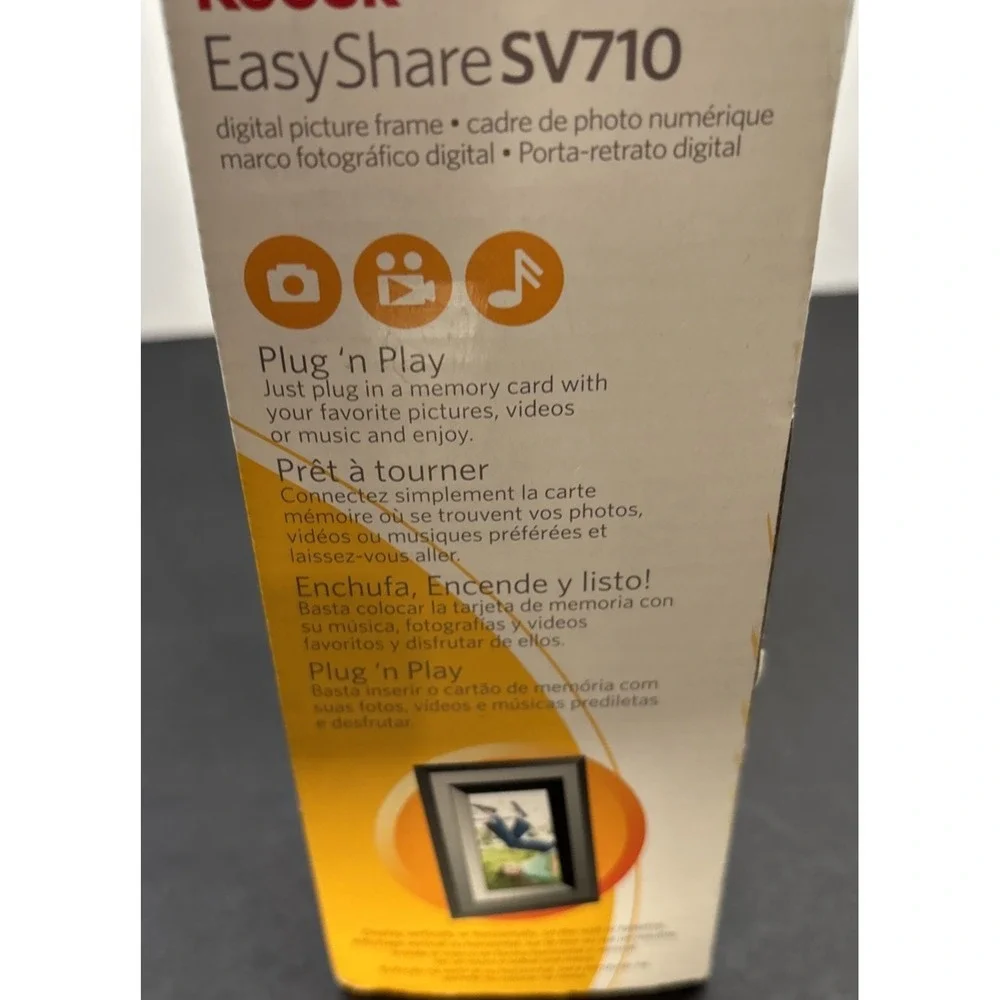 Kodak Easy Share SV710 Digital Picture 7in Frame With Remote Control‎ (Open Box)